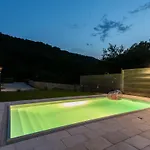 Case de vacanță Alexandra Bakarac