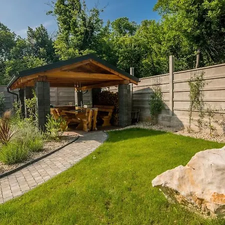 Alexandra Case de vacanță Bakarac