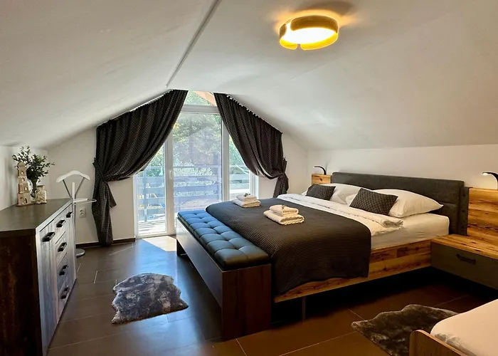 Nyaraló Alexandra Bakarac